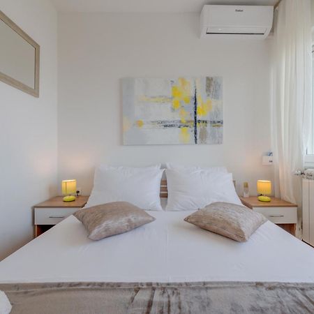 Apartments By The Sea Slatine, Ciovo - 11047 部屋 写真
