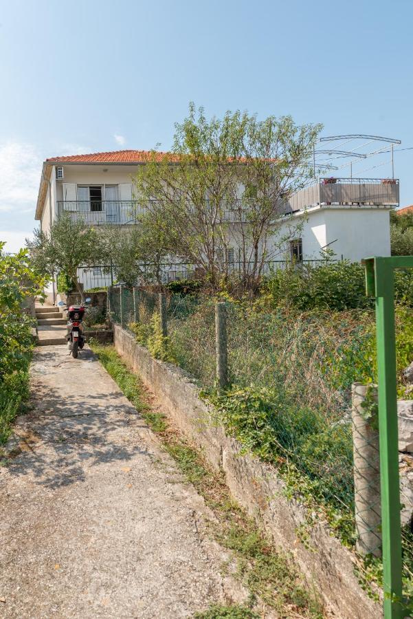 Apartments By The Sea Slatine, Ciovo - 11047 エクステリア 写真