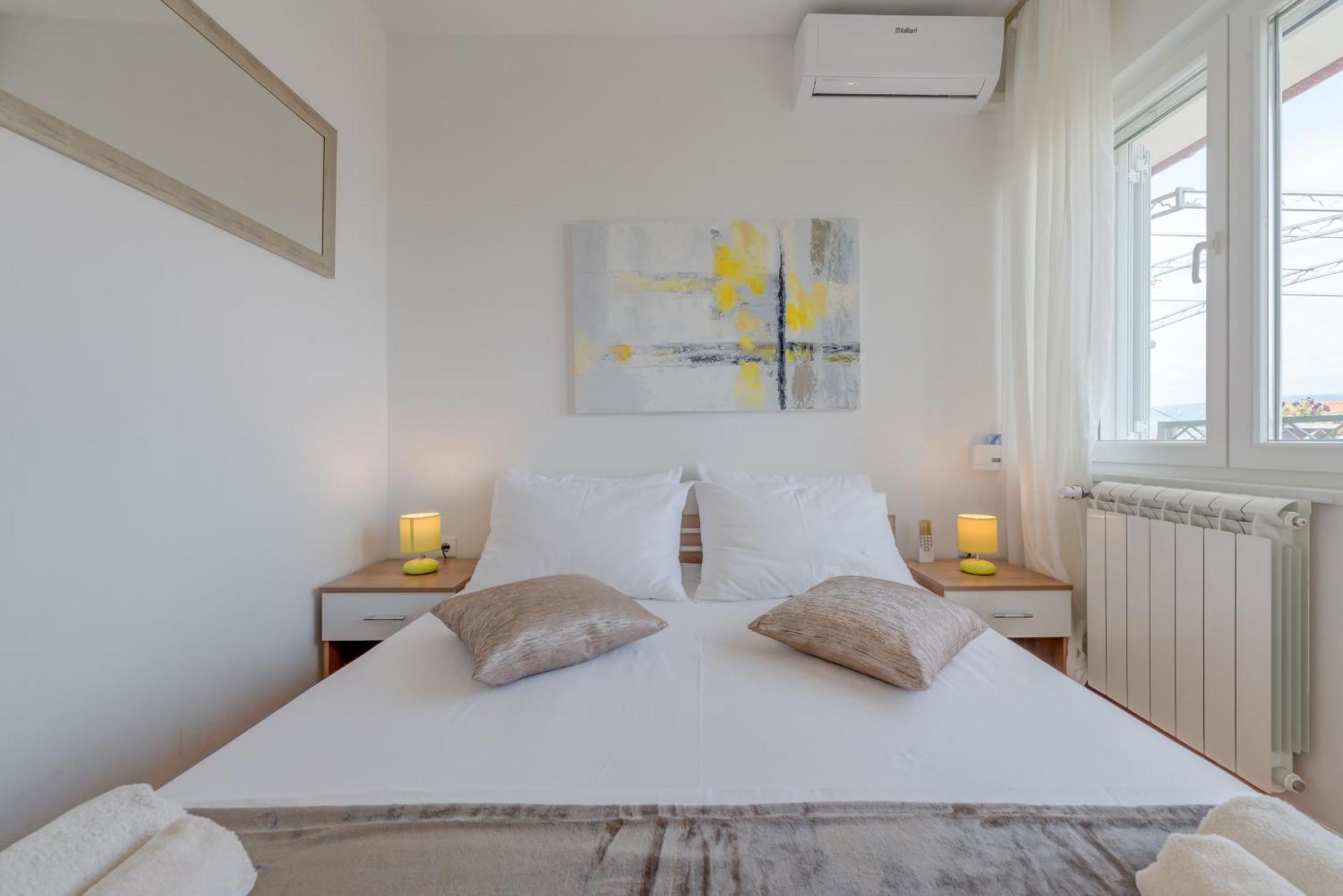 Apartments By The Sea Slatine, Ciovo - 11047 部屋 写真