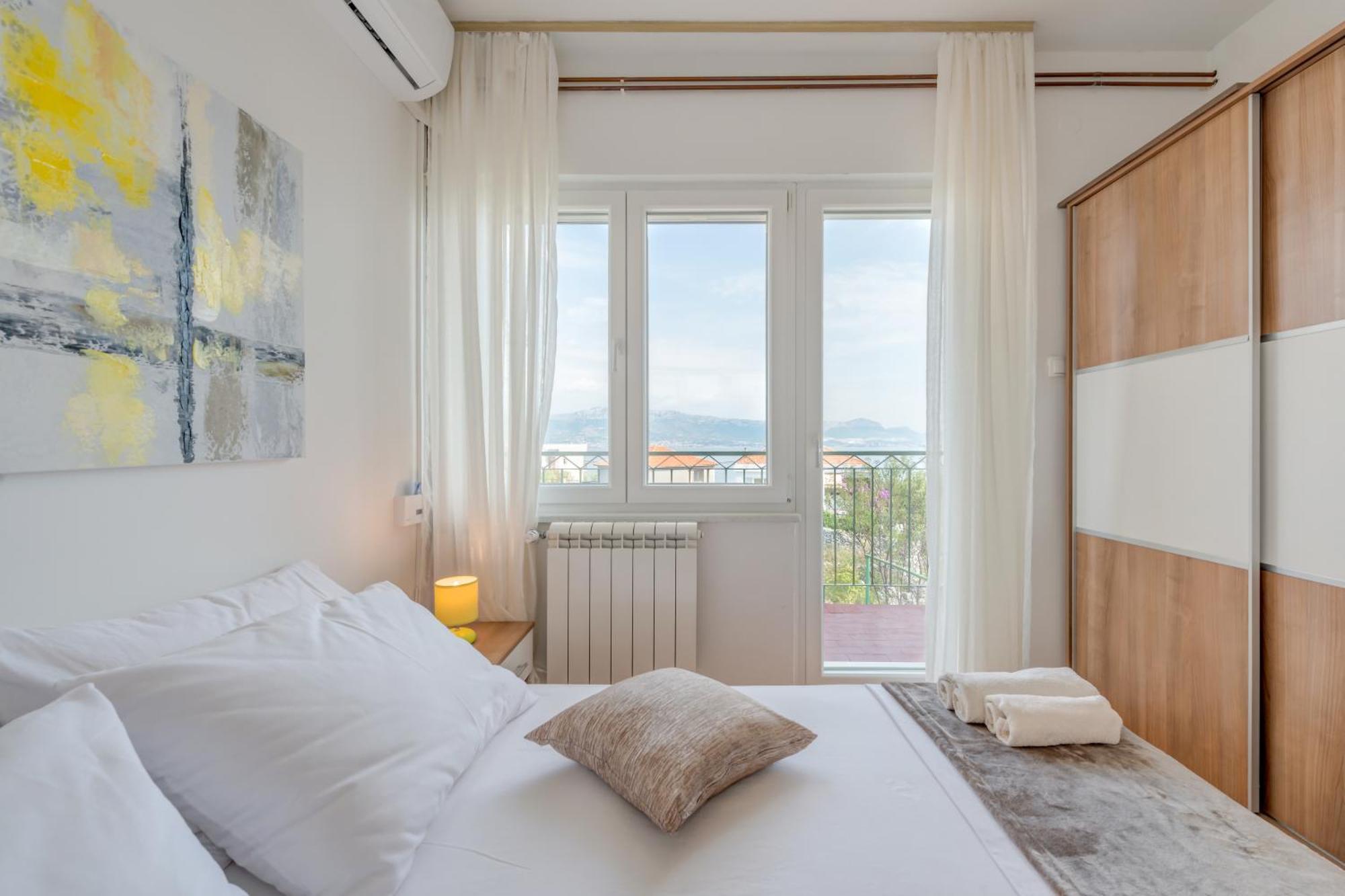 Apartments By The Sea Slatine, Ciovo - 11047 部屋 写真