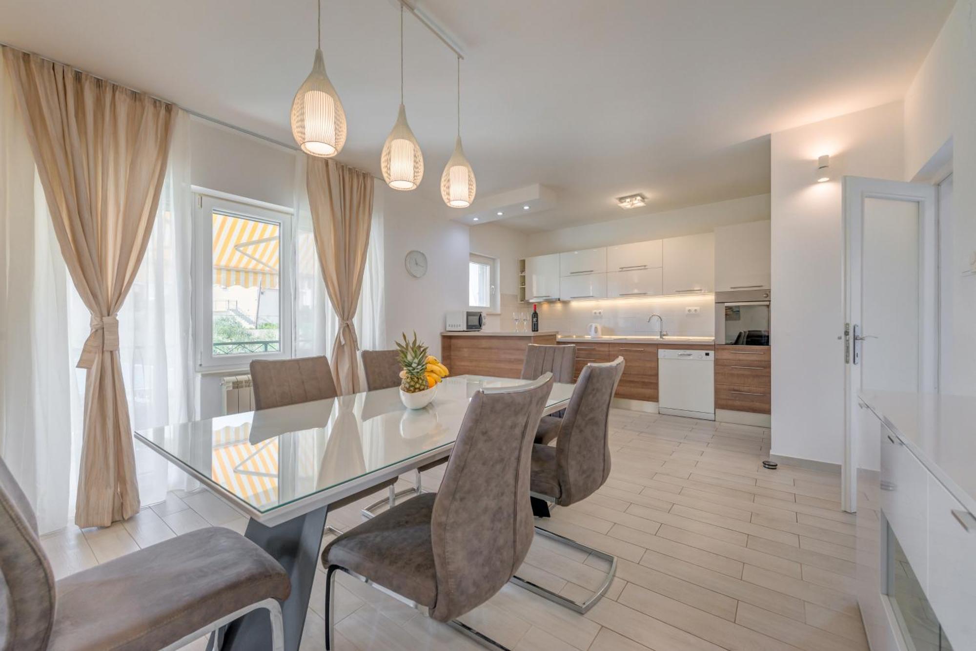 Apartments By The Sea Slatine, Ciovo - 11047 部屋 写真